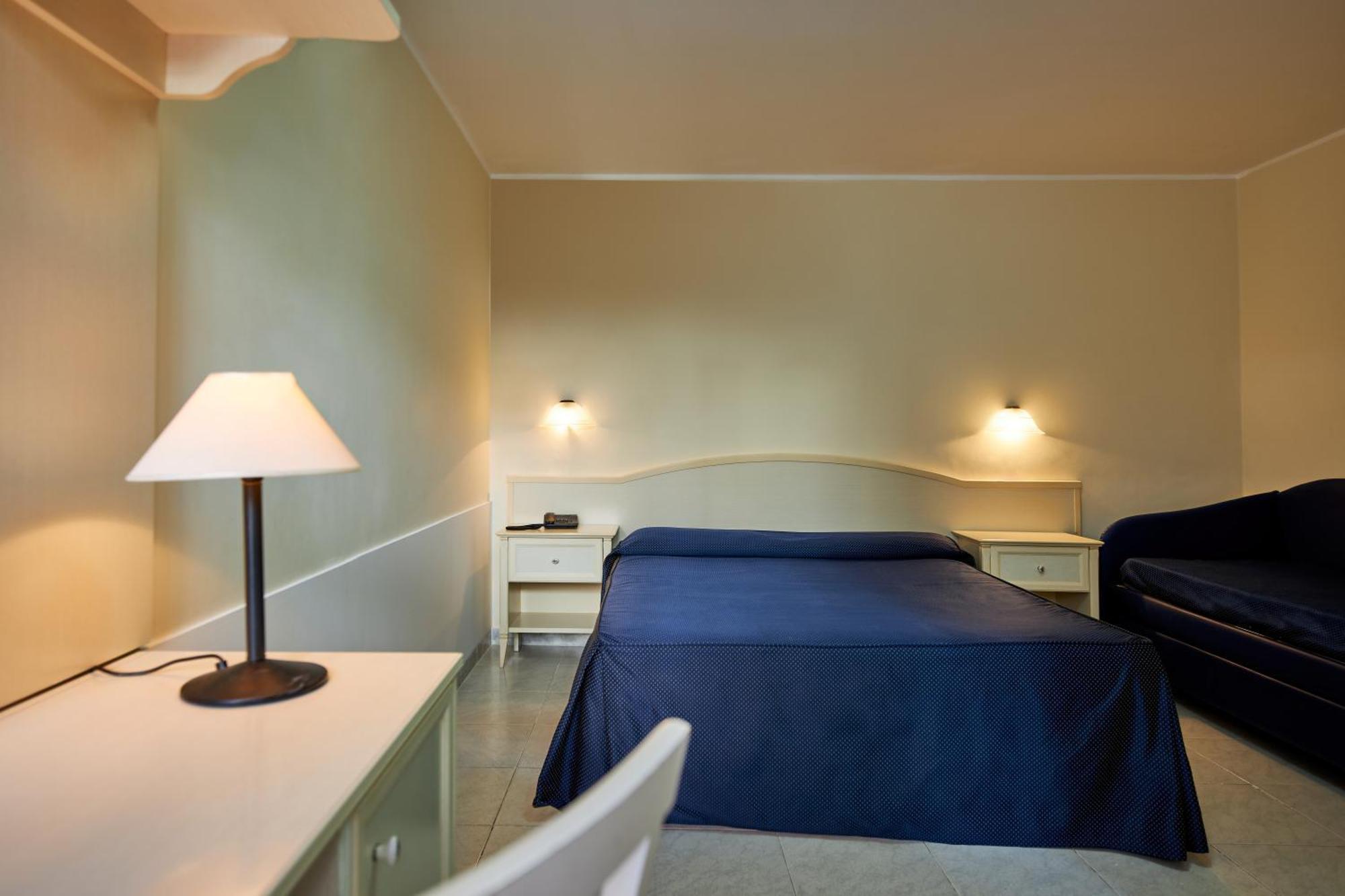 Hotel La Sorgente Hs Paestum Bagian luar foto