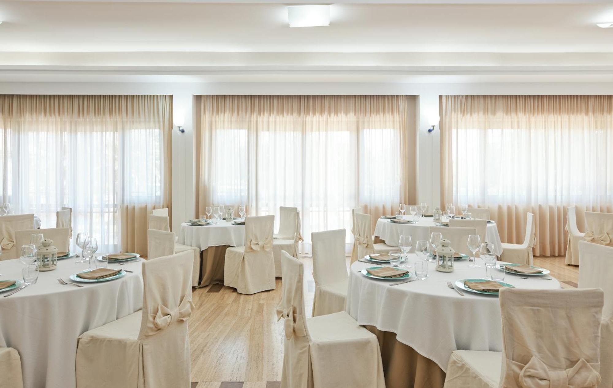 Hotel La Sorgente Hs Paestum Bagian luar foto
